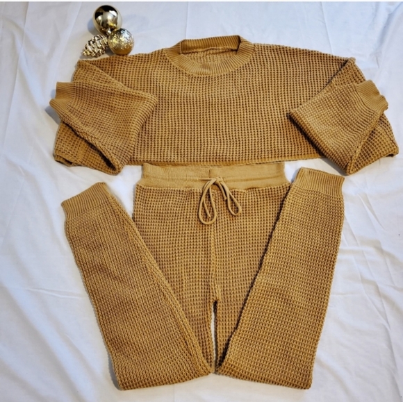 Lounge Set - Picture 4 of 4